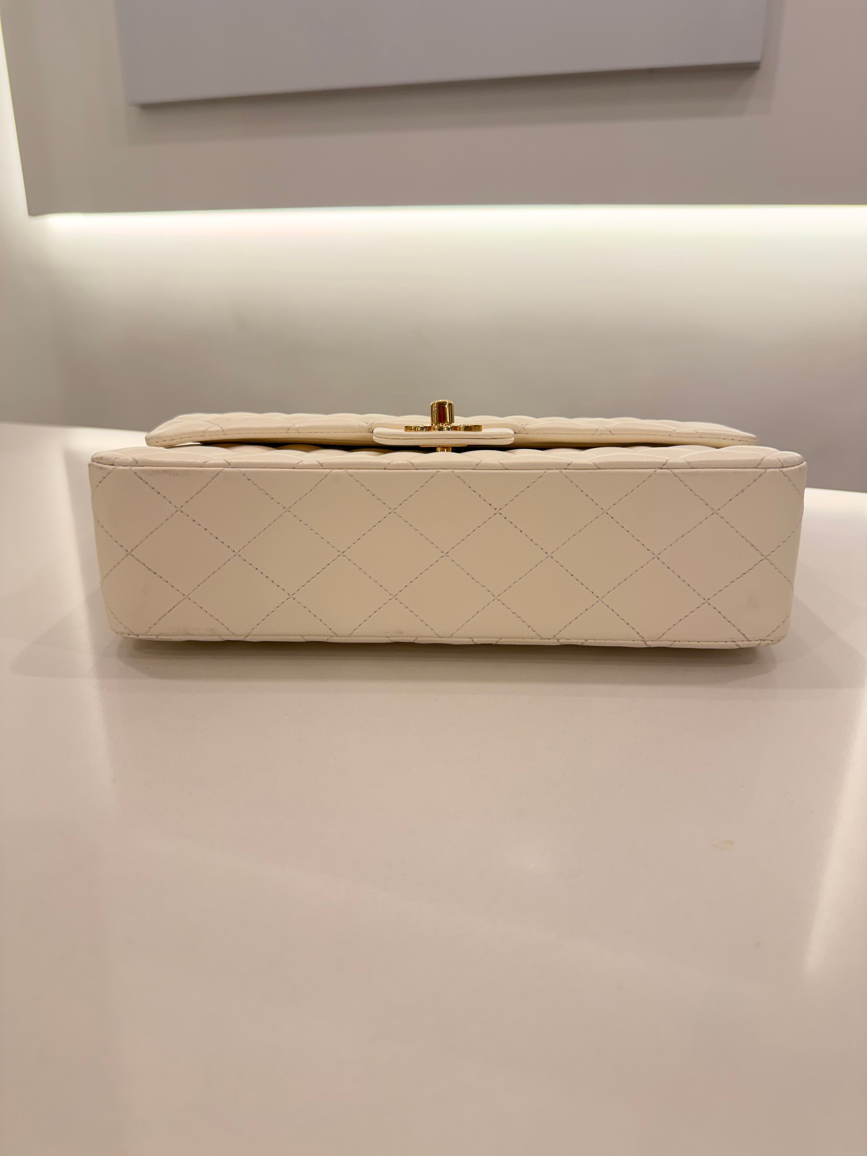 CHANEL 11.12 BIANCA