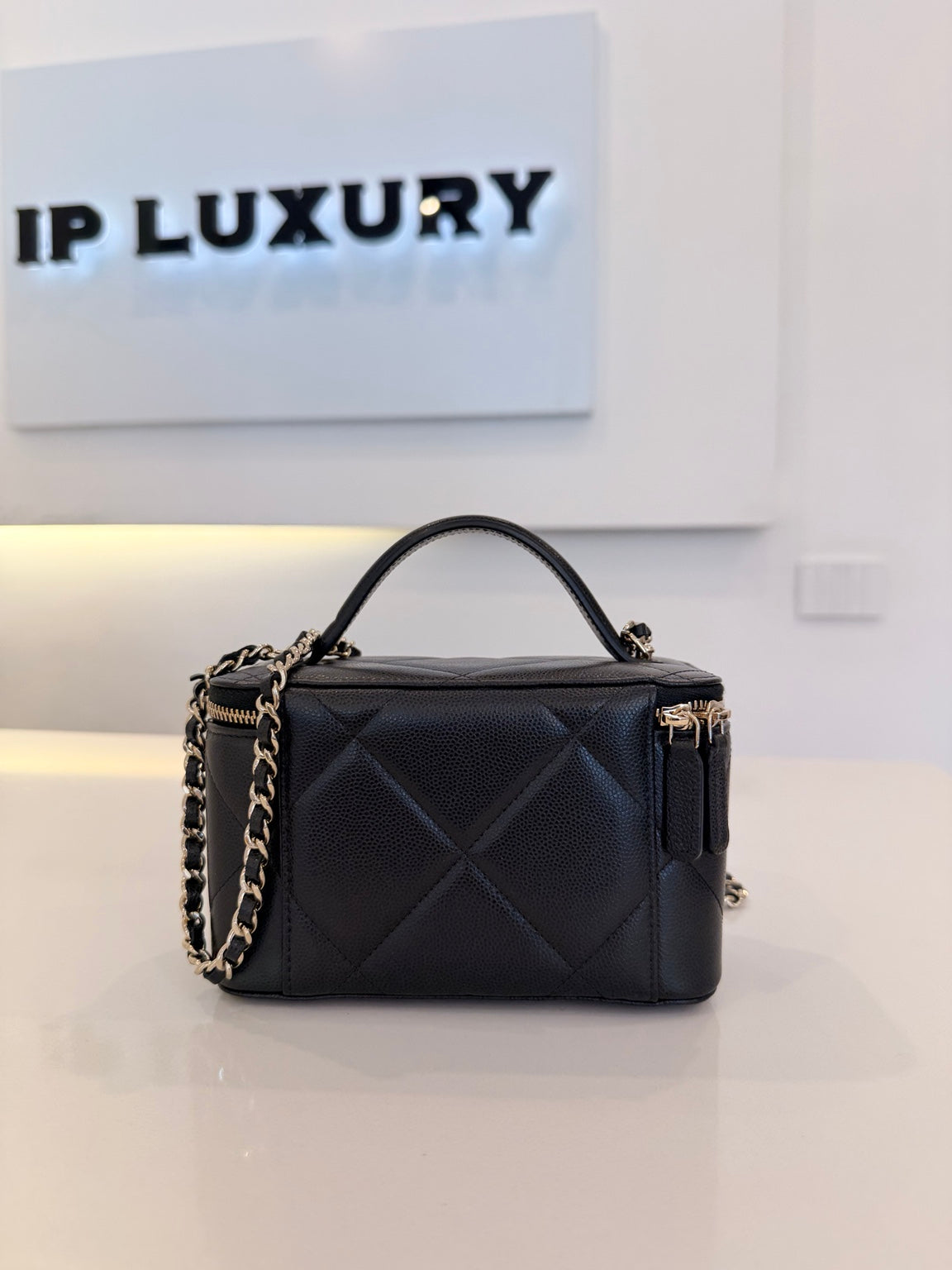 CHANEL TOP HANDLE VANITY CAVIAR NERO