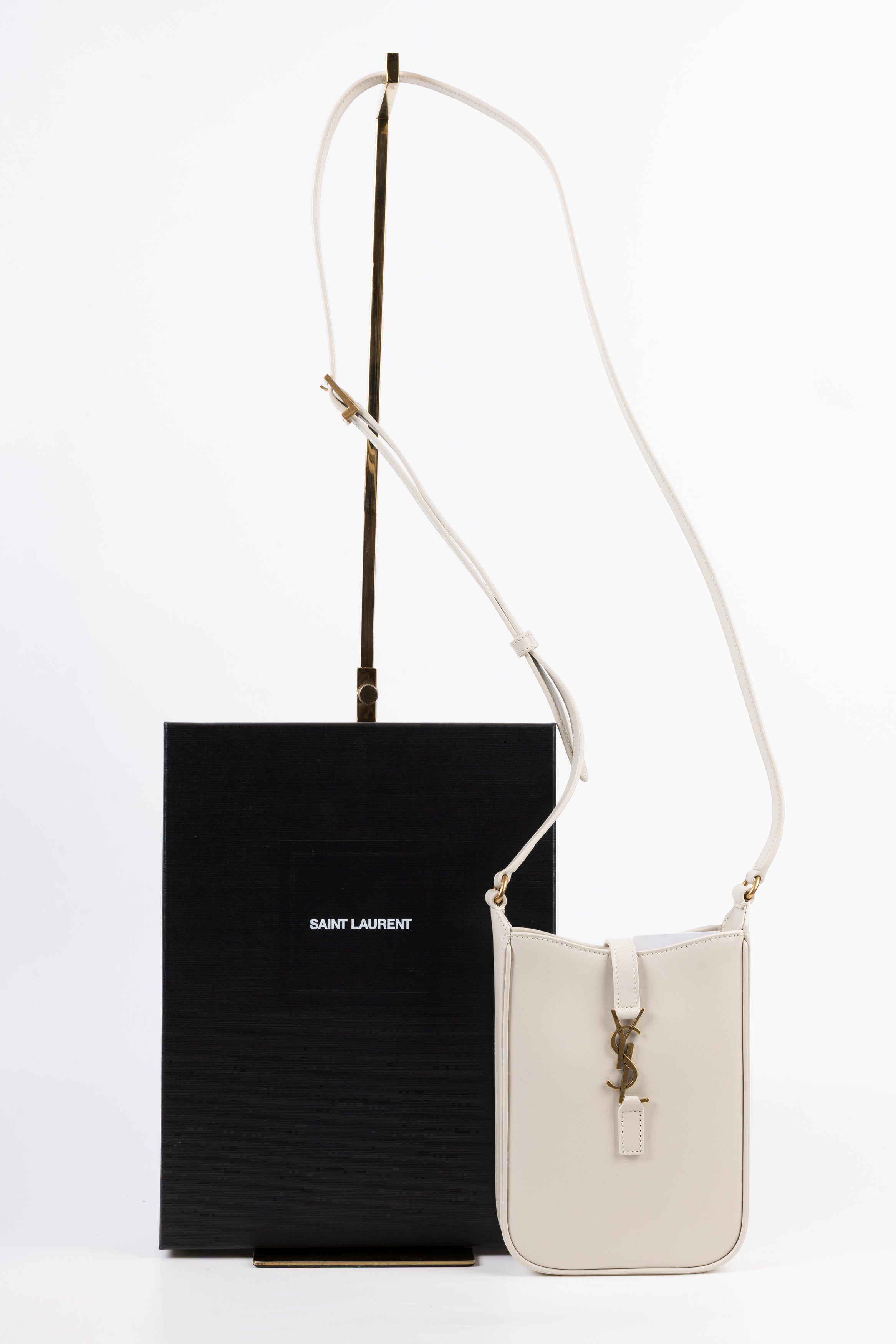 Saint Laurent le 5 à 7 bucket blanc vintage