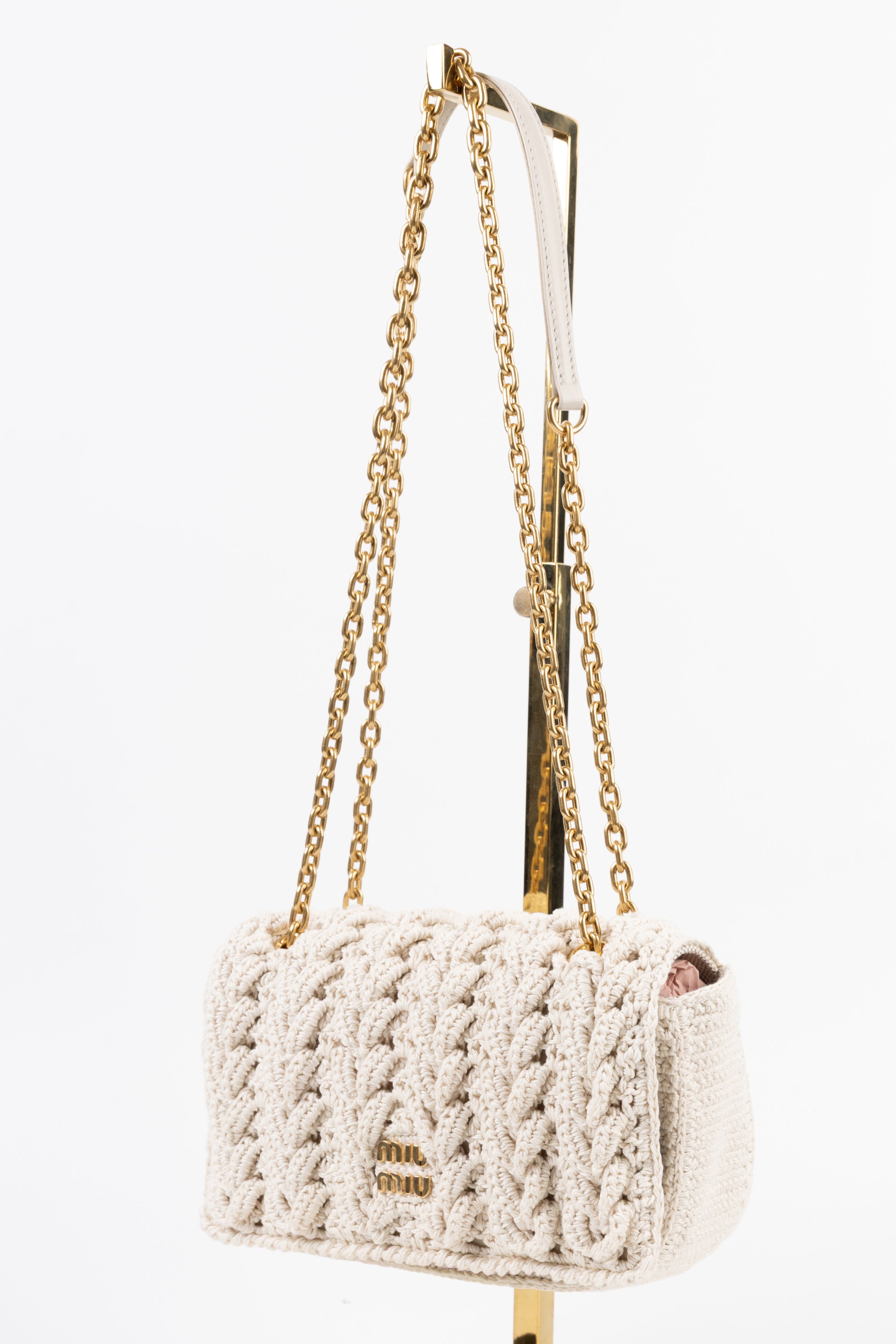 Miu Miu in Maglia Trecce Crema