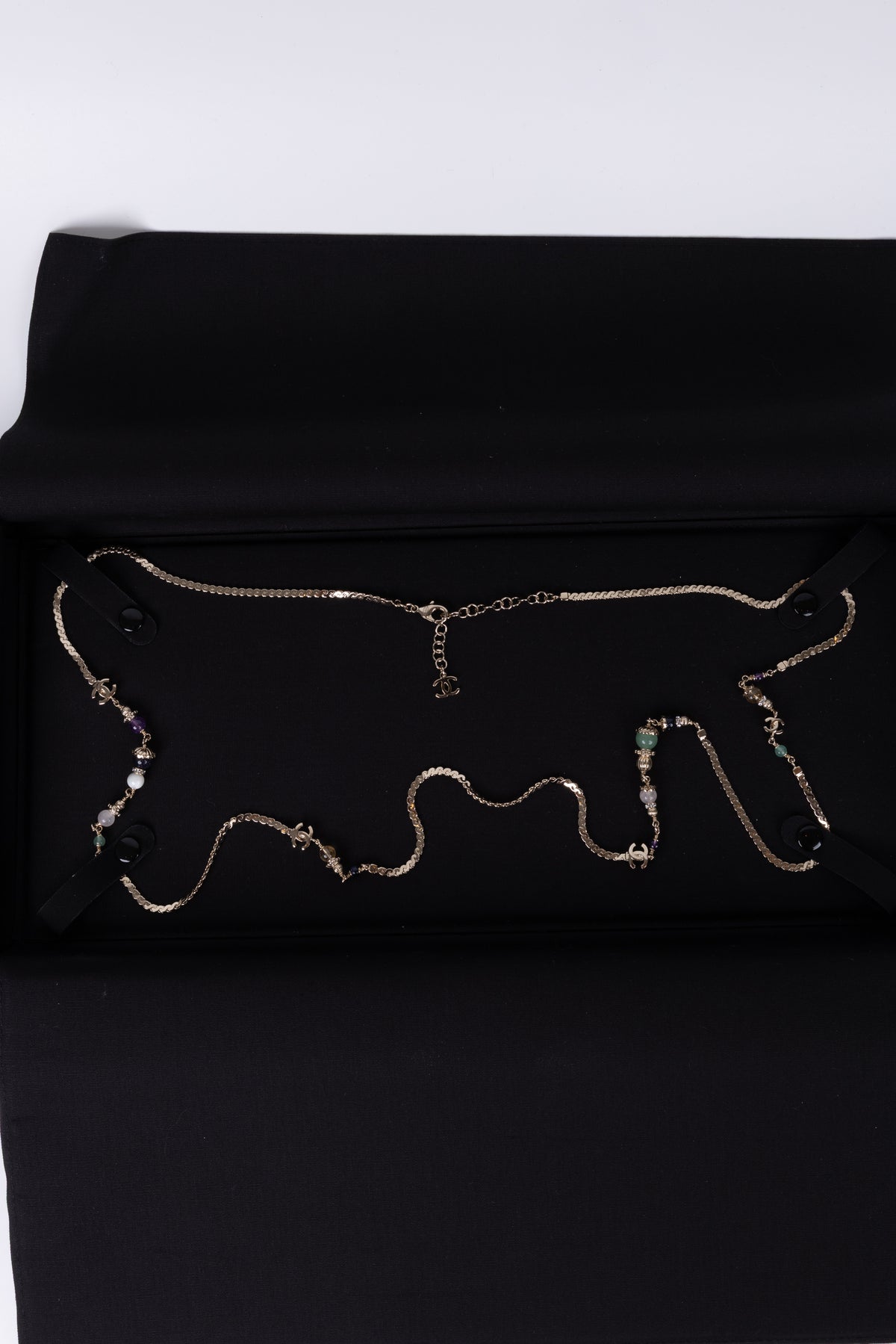 CHANEL LONG CHAIN CC
