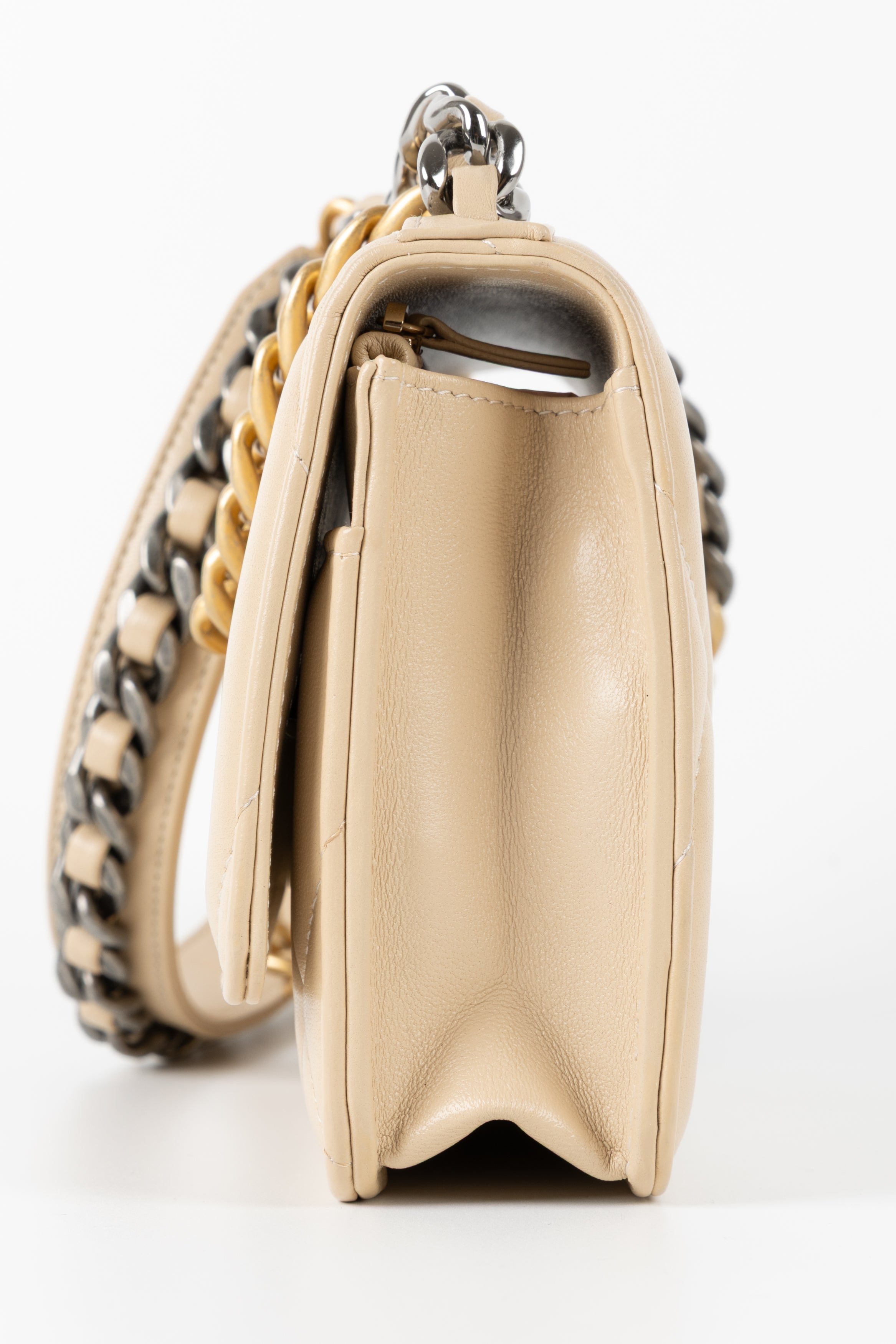 CHANEL 19 WALLET ON CHAIN BEIGE