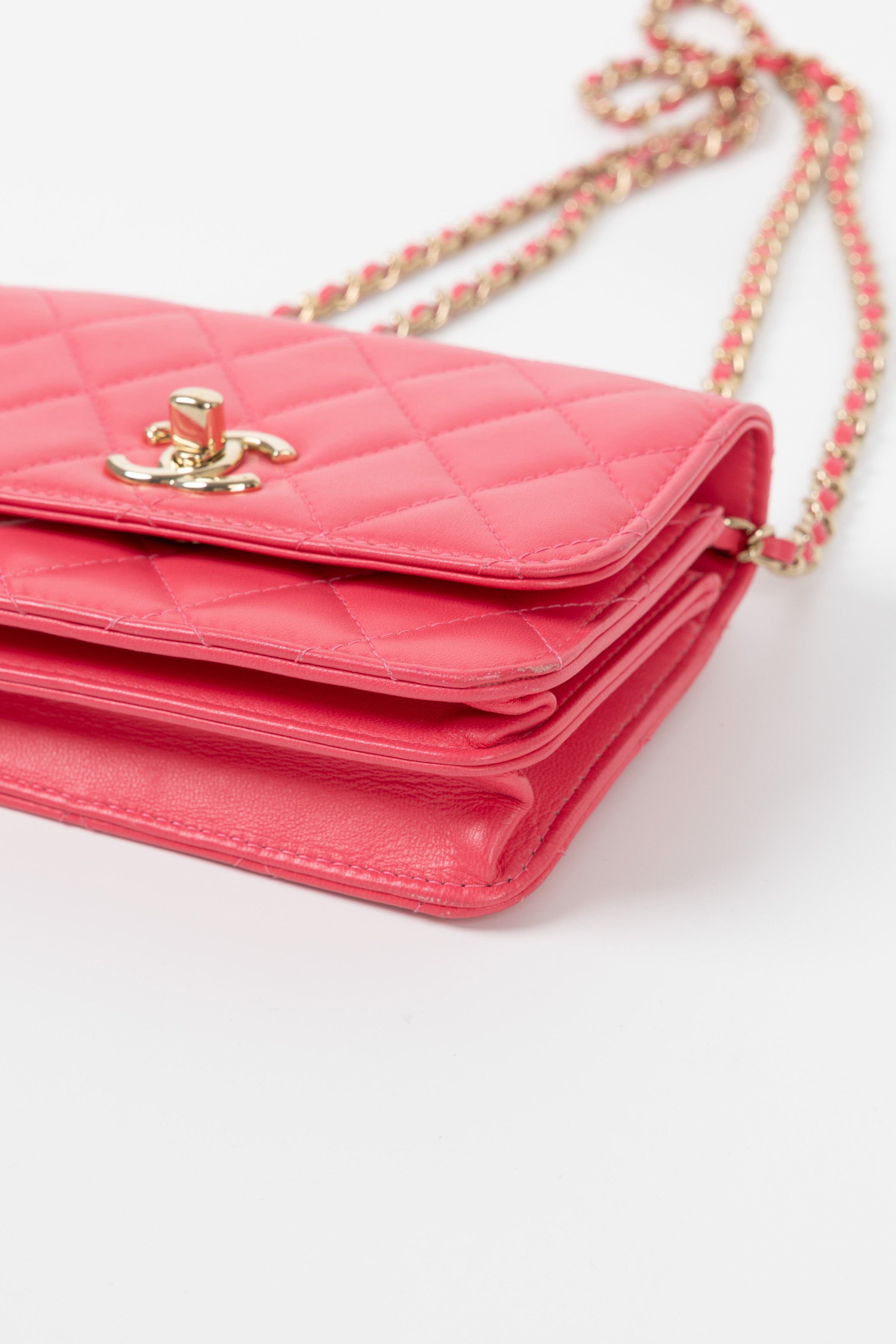 CHANEL MINI WOC FUCSIA