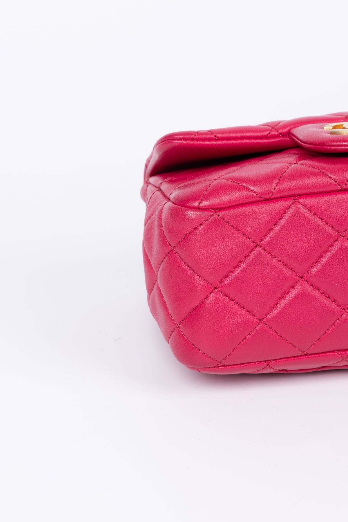 CHANEL MINI SQUARE SFERA MAGENTA