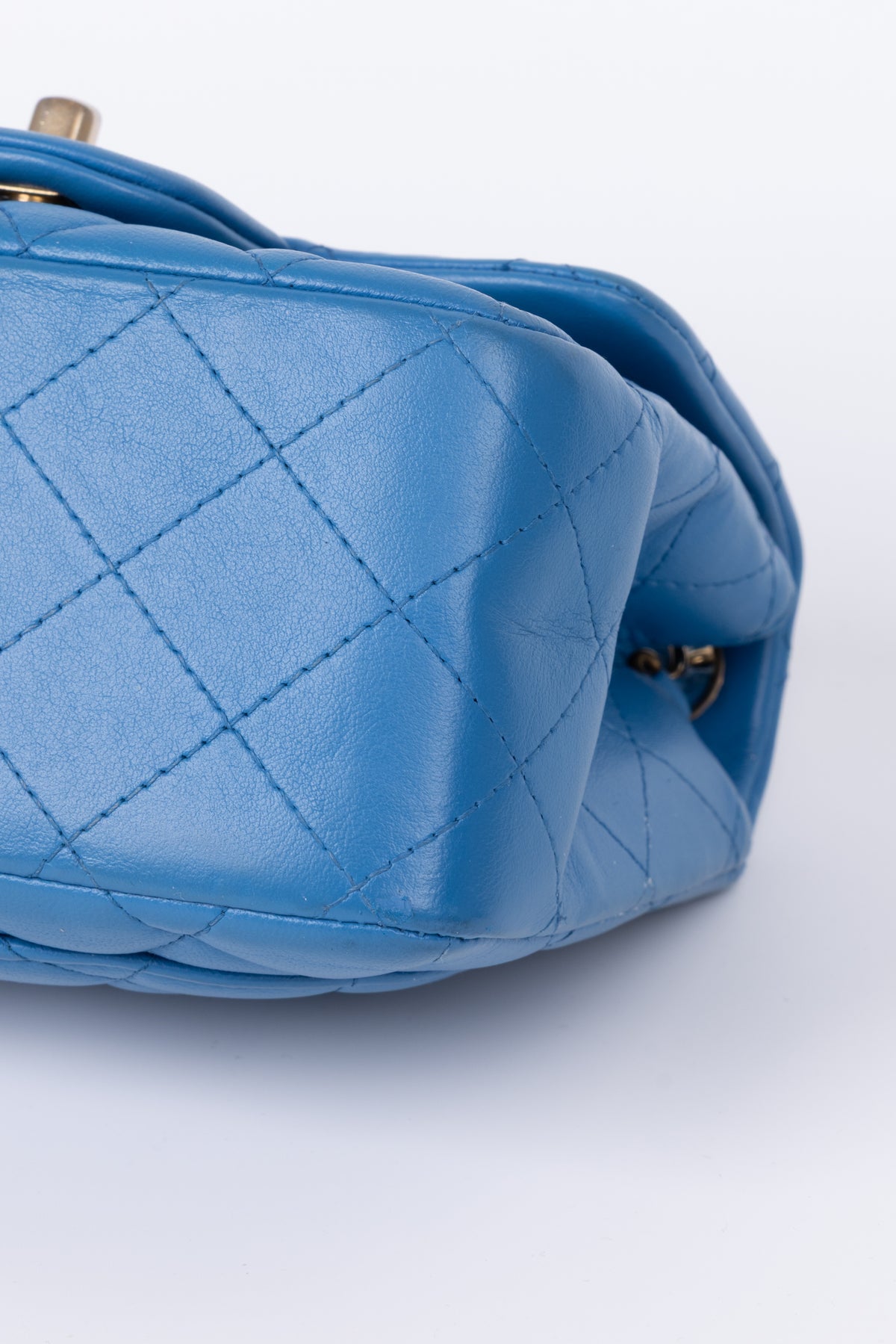 CHANEL MINI SQUARE BLU