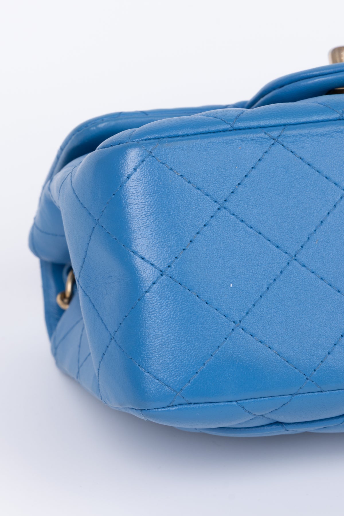 CHANEL MINI SQUARE BLU