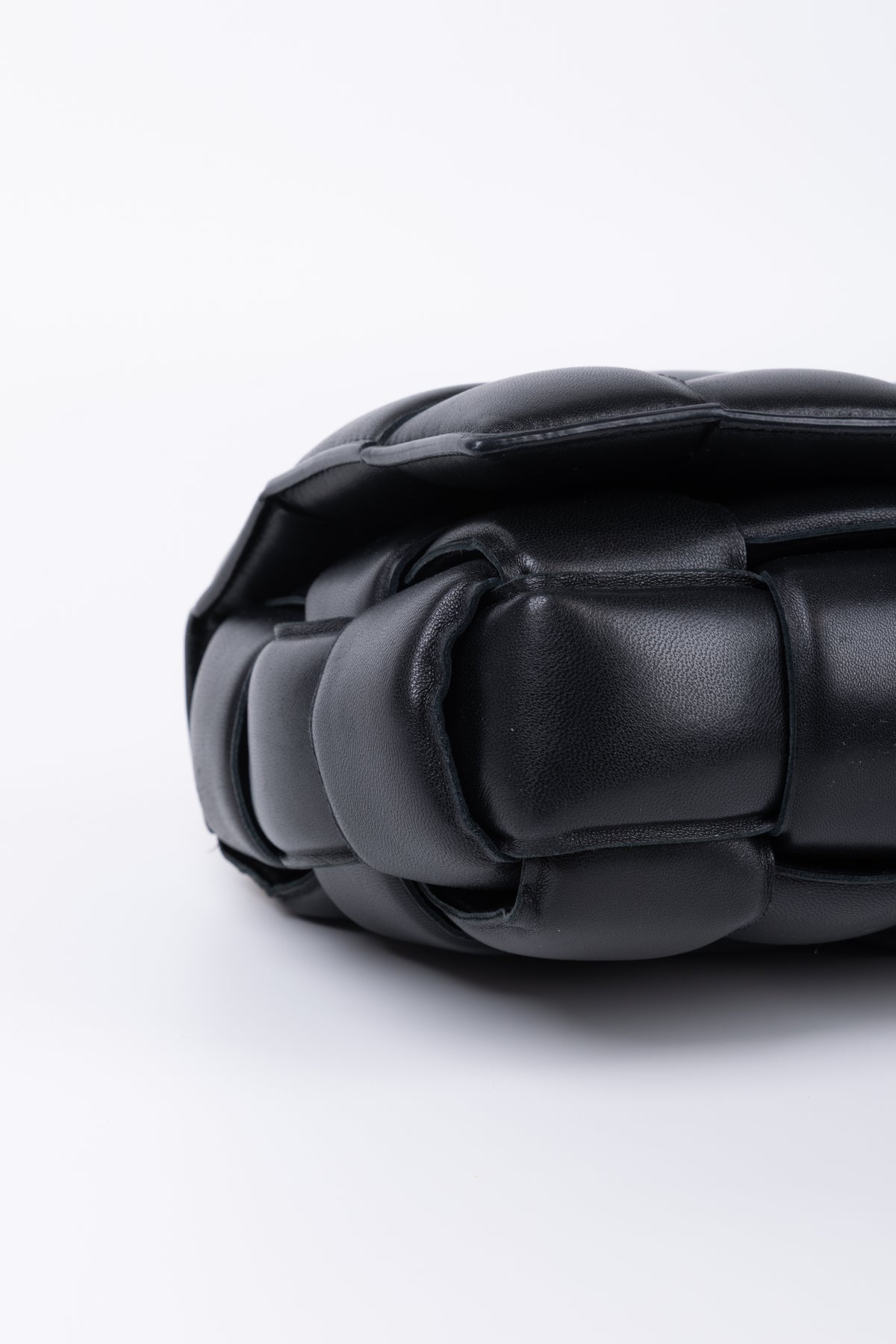 BOTTEGA VENETA PADDED CHAIN NERA