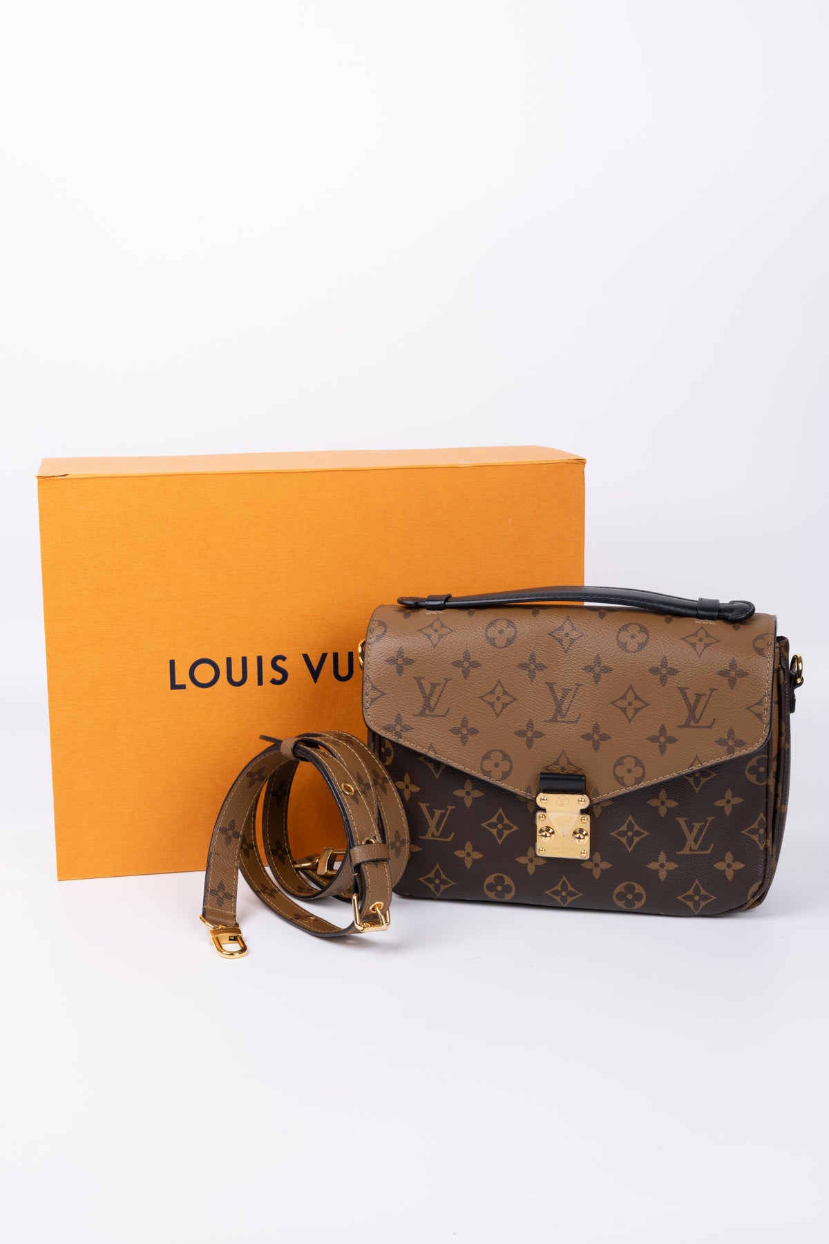 LOUIS VUITTON MÈTIS REVERSE 18