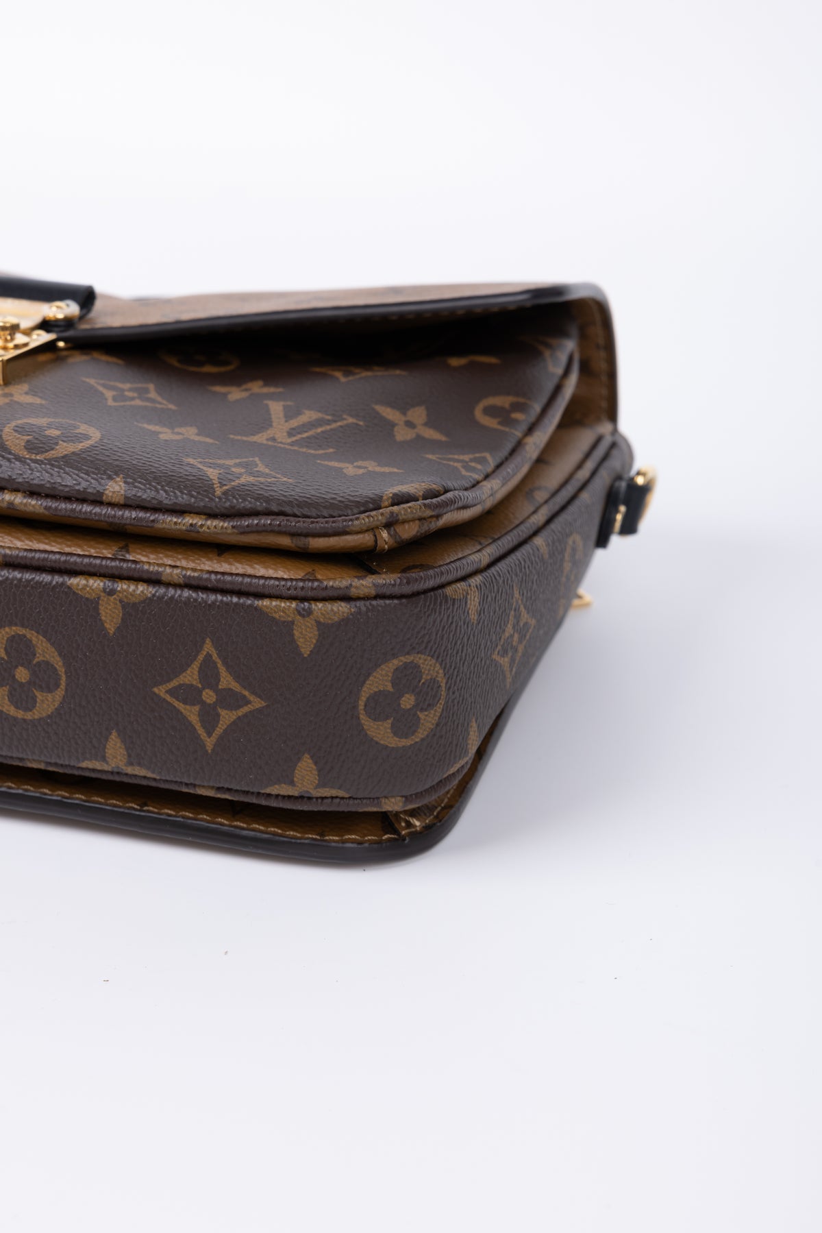 LOUIS VUITTON MÈTIS REVERSE 18